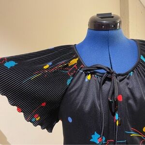 Fan Sleeve Rhoda Lee Vintage 70’s Top black abstract floral